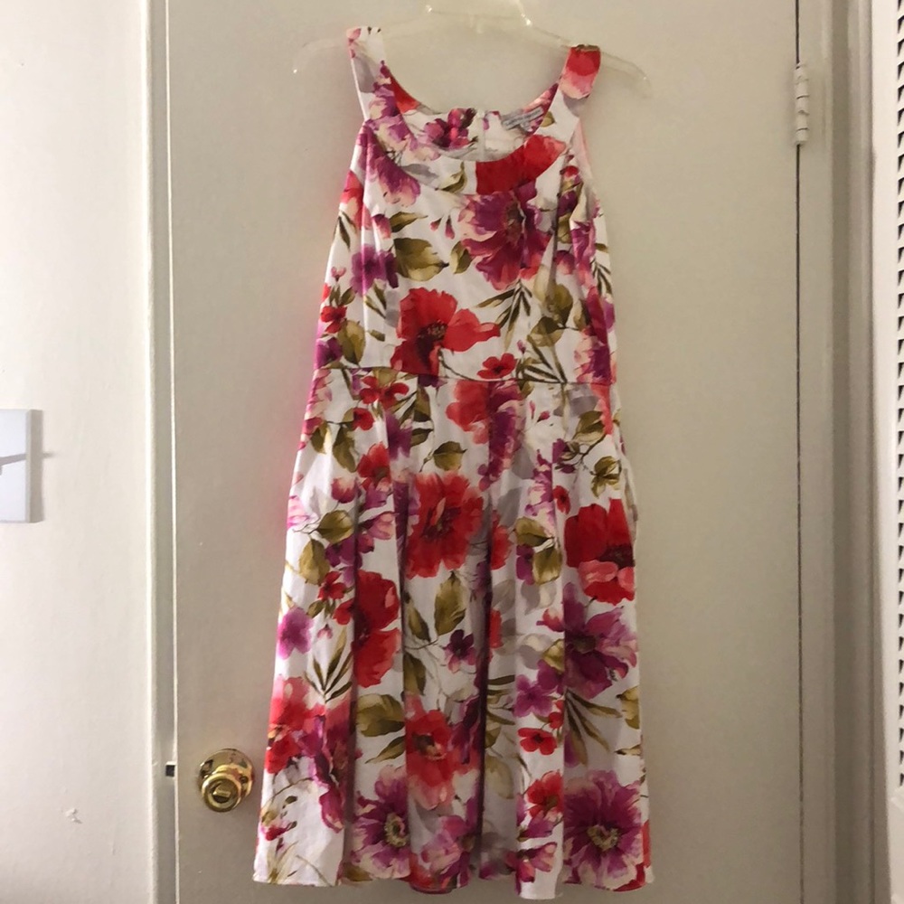 Dress with POCKETS!